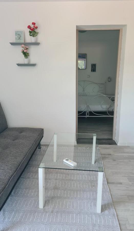 Apartman Castle Tusilovic Eksteriør bilde