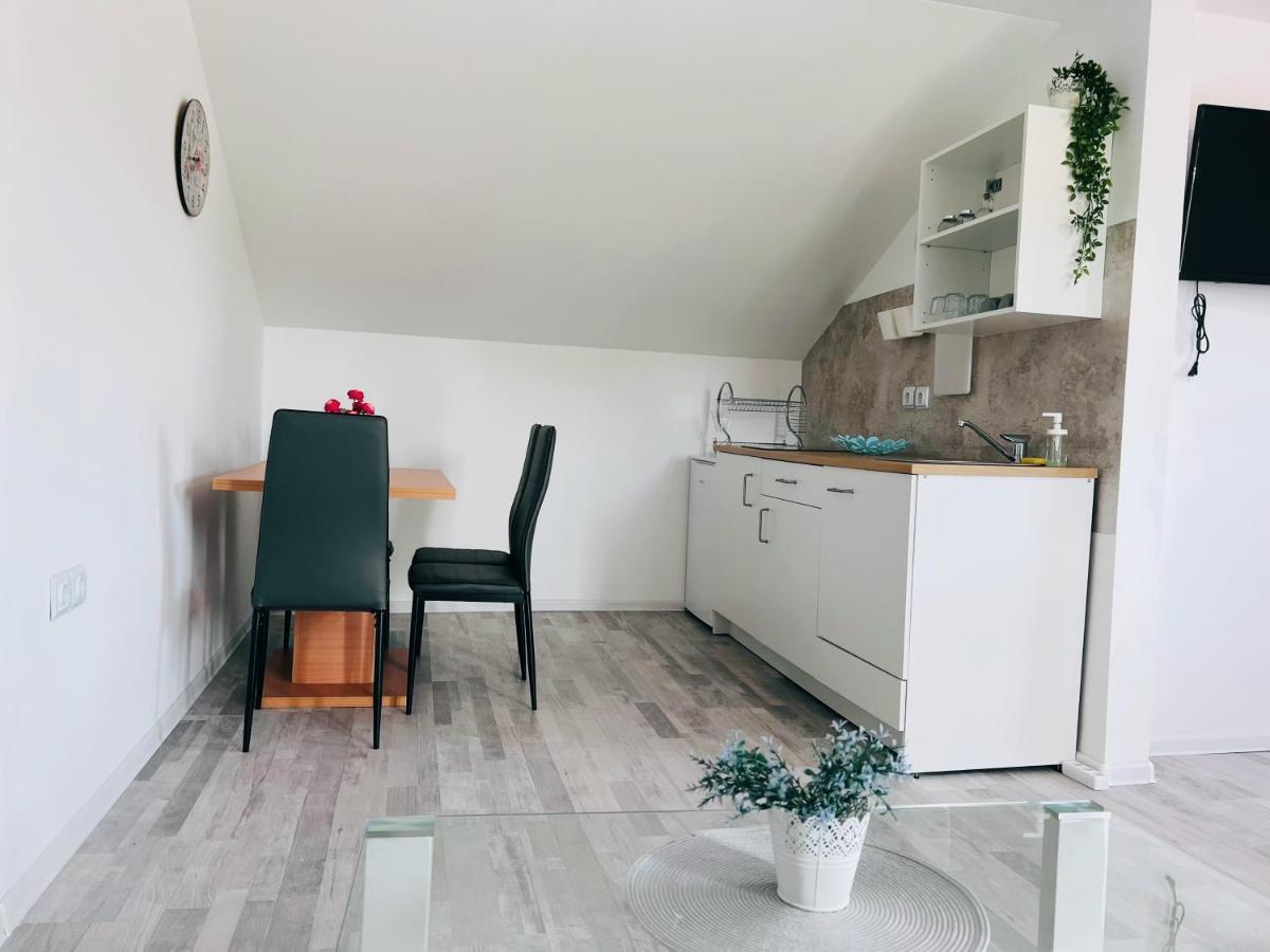 Apartman Castle Tusilovic Eksteriør bilde