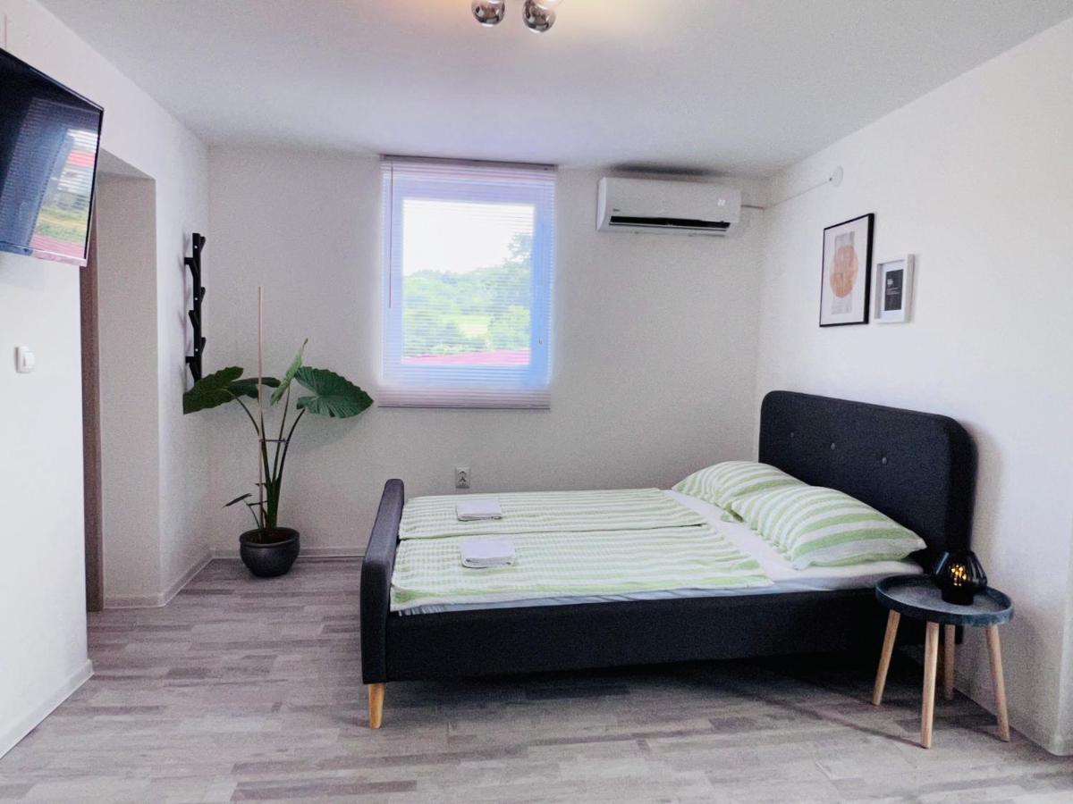Apartman Castle Tusilovic Eksteriør bilde